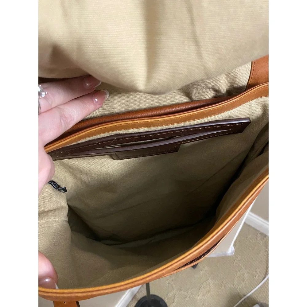 Marc by Marc Jacobs Vintage 100% Cow Leather Butter Soft Messenger Crossbody Bag